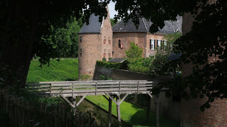 Huis Bergh: A Castle and Museum in the Netherlands
