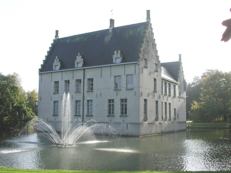 Kasteel Cortewalle: A Historic Flemish Renaissance Castle in Beveren, Belgium