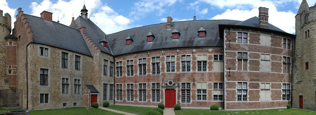 Kasteel van Laarne: A Medieval Water Castle in Belgium 1 Kasteel van Laarne