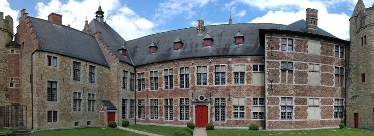 Kasteel van Laarne: A Medieval Water Castle in Belgium