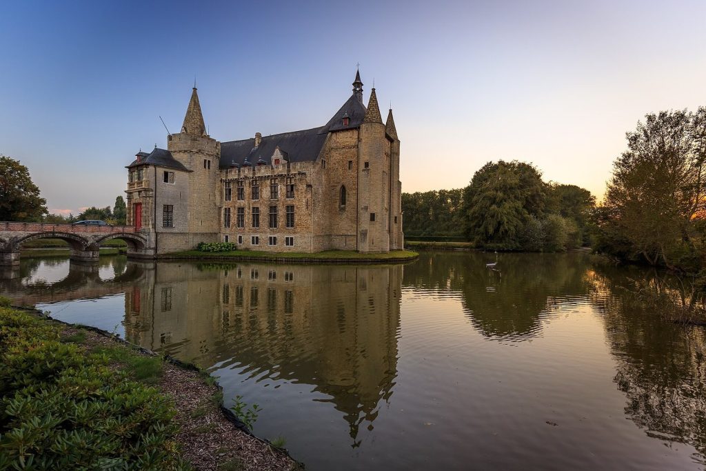 Kasteel van Laarne: A Medieval Water Castle in Belgium 5 Kasteel van Laarne