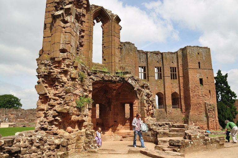 Kenilworth Castle: A Medieval Fortress and Elizabethan Palace in England