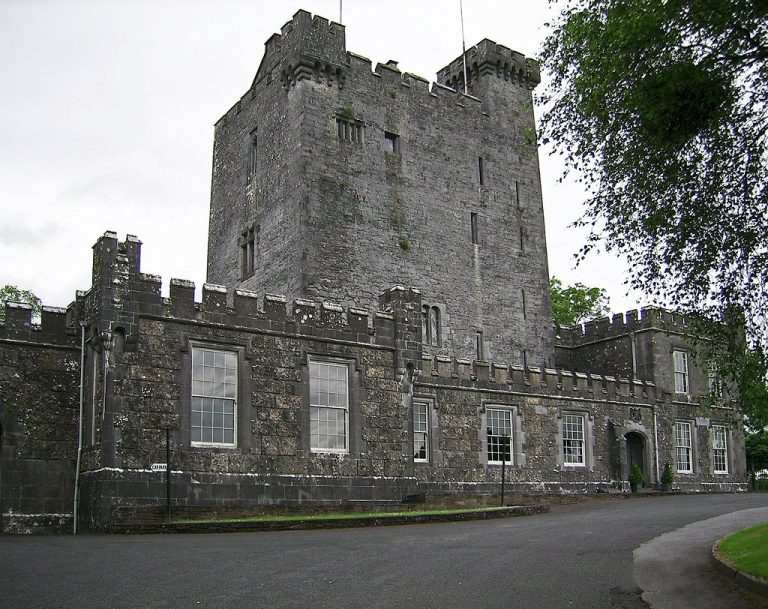 Knappogue Castle: A Restored Late-Medieval Tower House in Ireland