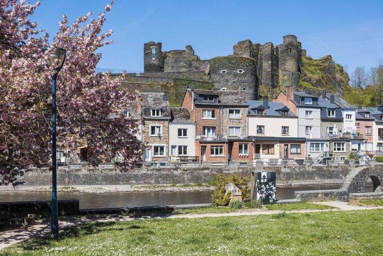 La Roche-en-Ardenne Castle: A Fortified Hilltop Fortress in Belgium