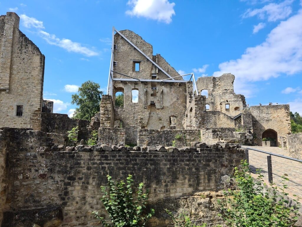 Larochette Castle: A Medieval Administrative Fortress in Luxembourg 2 Larochette Castle