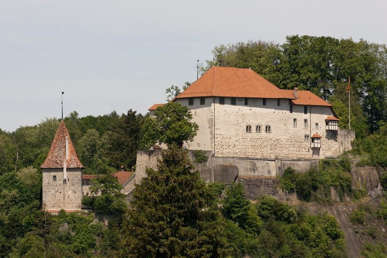 Laupen Castle: Medieval Fortress and Bernese Bailiwick Seat