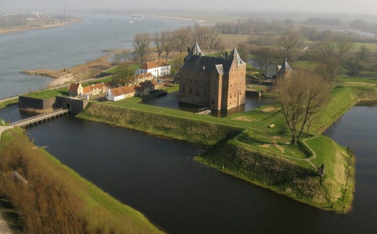 Loevestein Castle: Medieval Stronghold and Waterline Fort in the Netherlands