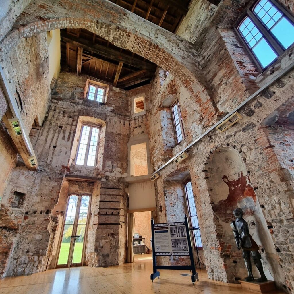 Lulworth Castle: An Early Seventeenth-Century Hunting Lodge in Dorset 4 Lulworth Castle