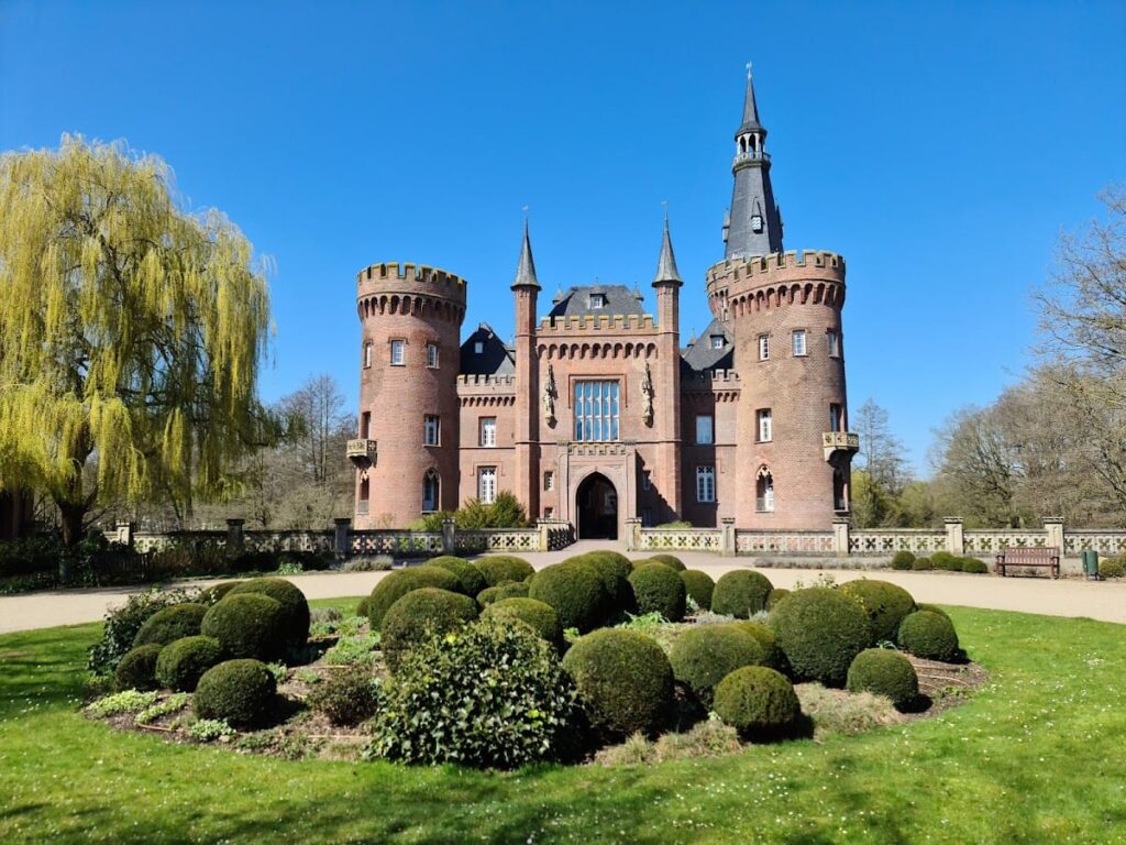 Moyland Castle: A Moated Castle and Museum in Germany 2 Moyland Castle