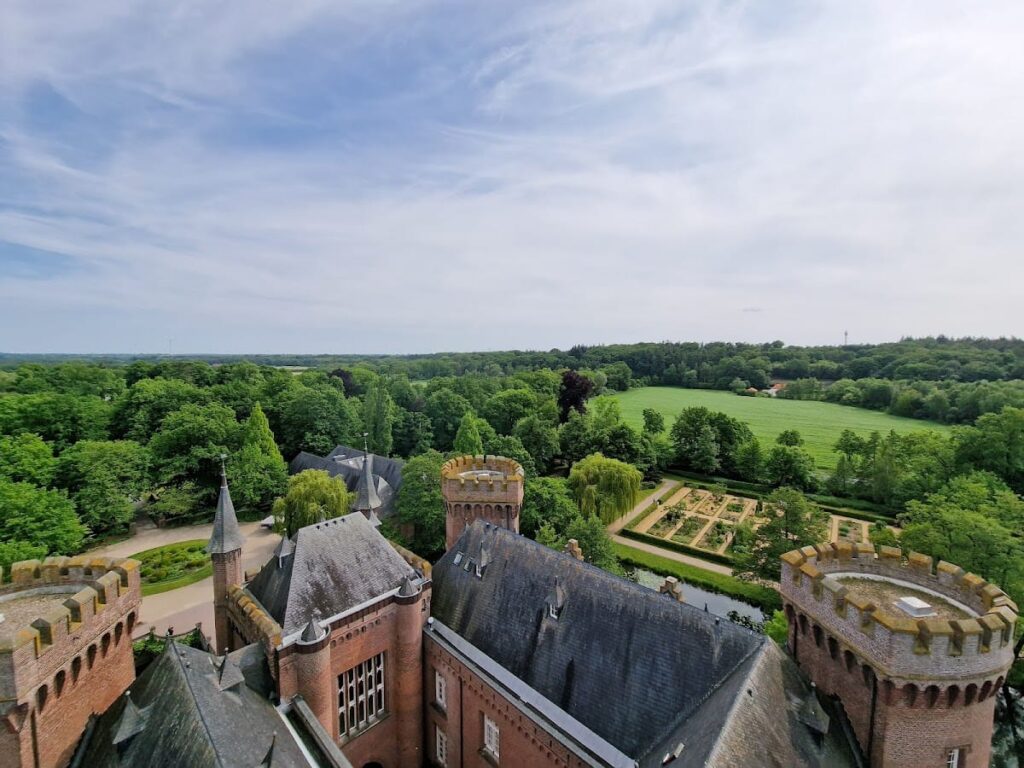 Moyland Castle: A Moated Castle and Museum in Germany 4 Moyland Castle