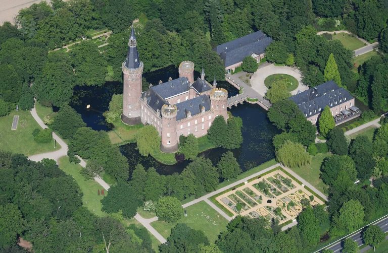 Moyland Castle: A Moated Castle and Museum in Germany
