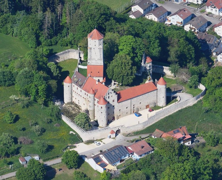 Niederalfingen Castle: A Hohenstaufen Fortification and Renaissance Castle in Germany