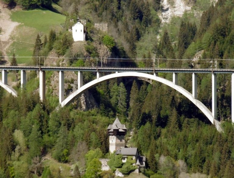 Niederfalkenstein Castle: A Medieval Lower Fortress in Austria