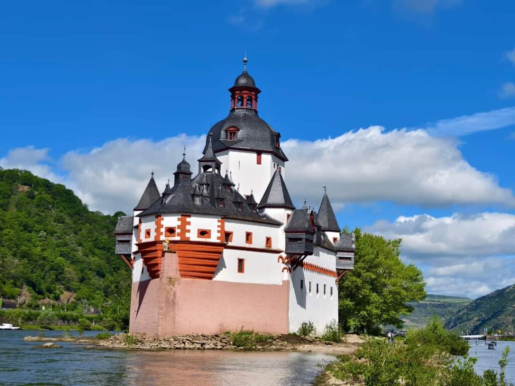 Pfalzgrafenstein Castle: A Medieval Island Fortress and Rhine Toll Station 1 Pfalzgrafenstein Castle