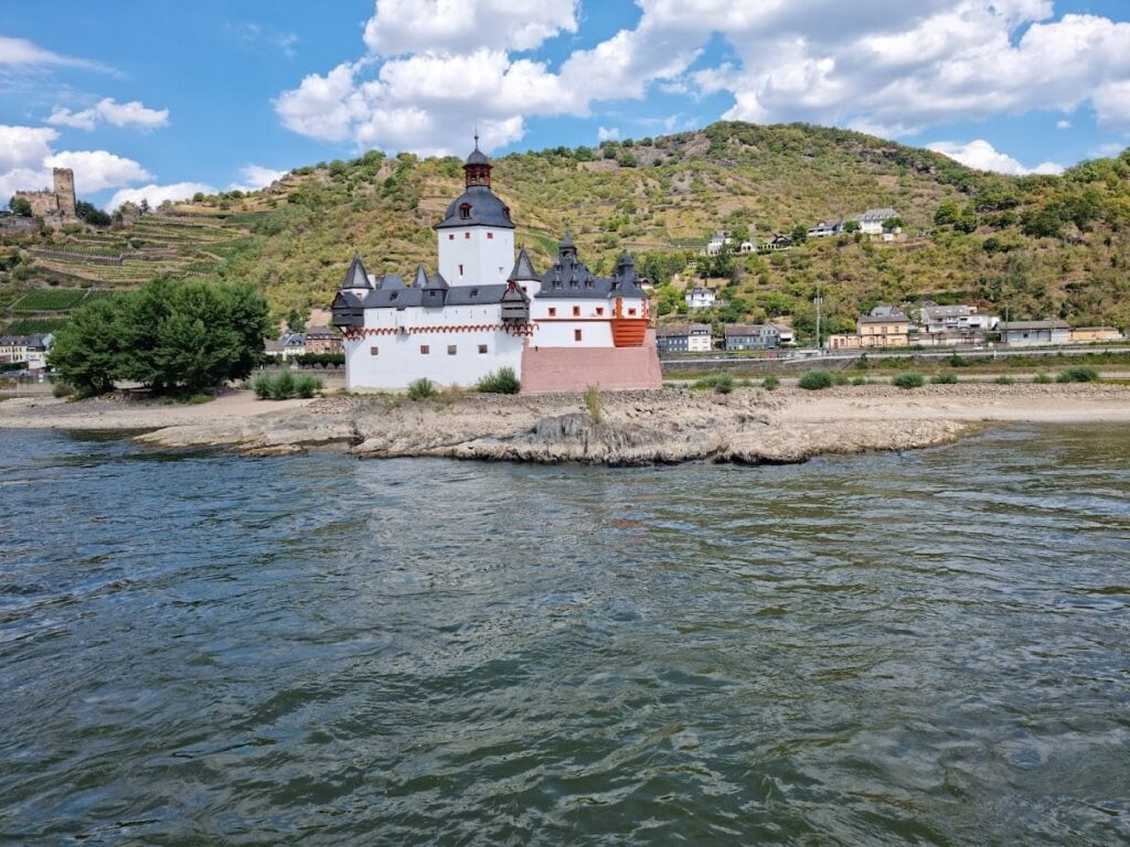 Pfalzgrafenstein Castle: A Medieval Island Fortress and Rhine Toll Station 2 Pfalzgrafenstein Castle