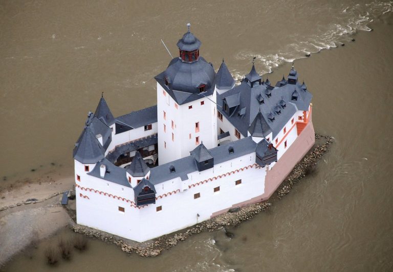 Pfalzgrafenstein Castle: A Medieval Island Fortress and Rhine Toll Station