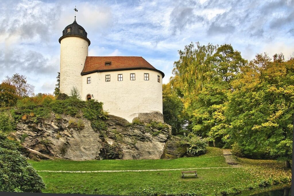Rabenstein Castle: A Medieval Hill Castle in Bavaria 1 Rabenstein Castle