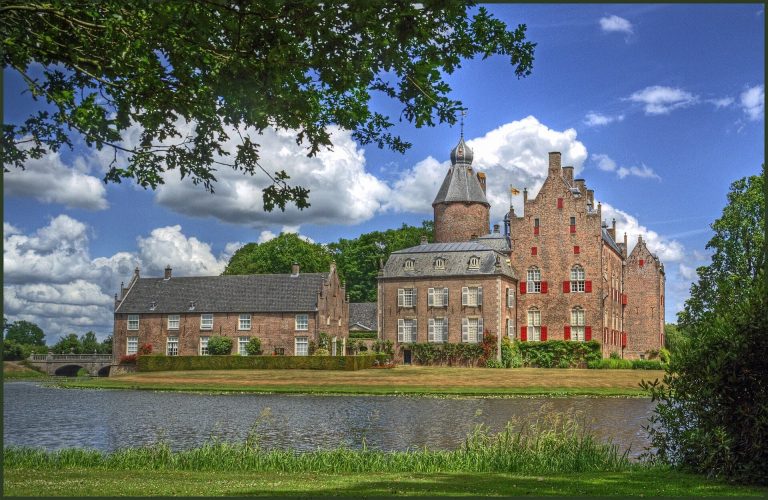 Rechteren Castle: A Preserved Medieval Castle in the Netherlands