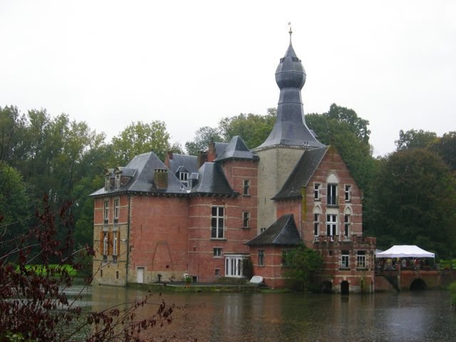 Rivieren Castle: A Medieval Gothic Stronghold in Belgium