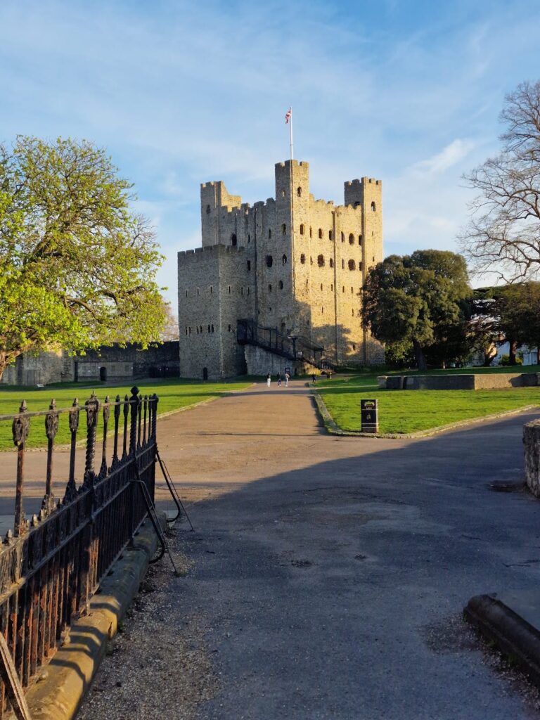 Rochester Castle: A Norman Fortress and Medieval Keep in England 2 Rochester Castle