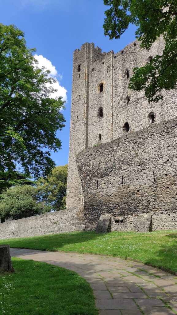 Rochester Castle: A Norman Fortress and Medieval Keep in England 3 Rochester Castle