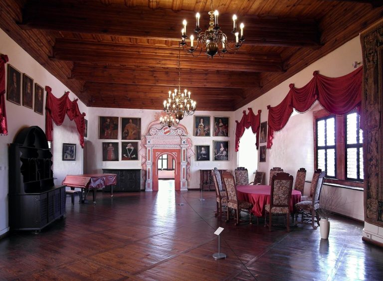 Rochsburg Castle: A Late Gothic and Renaissance Castle in Germany
