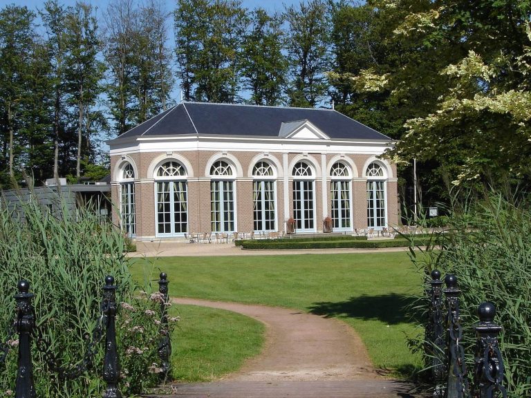 Ruurlo Castle: A Historic Water Castle and Museum in the Netherlands