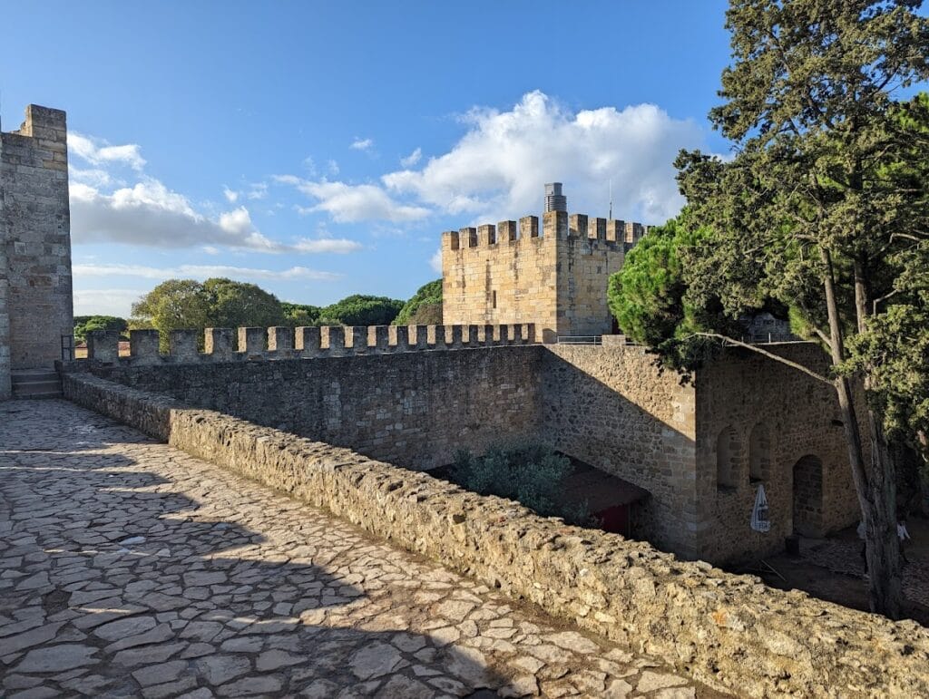 Sao Jorge Castle: A Historic Citadel and Royal Residence in Lisbon 4 Sao Jorge Castle