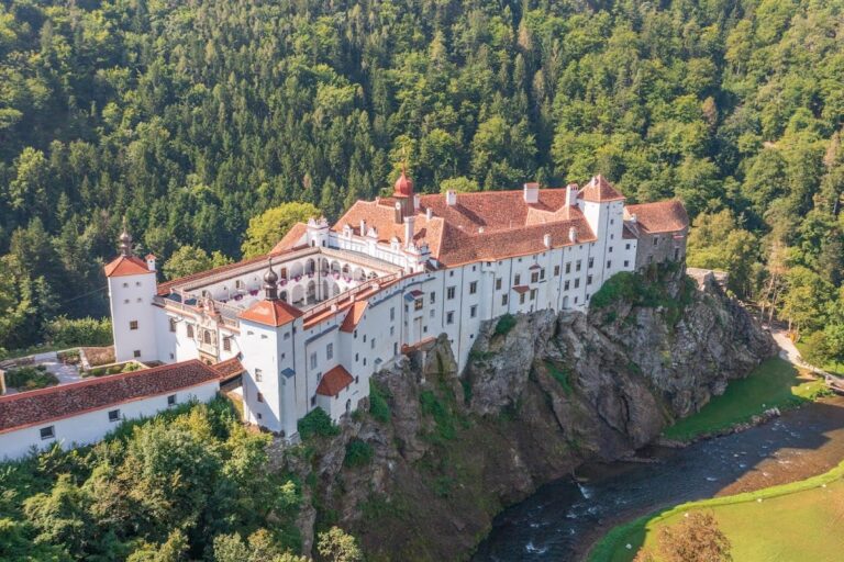 Schloss Herberstein: A Historic Castle in Stubenberg, Austria