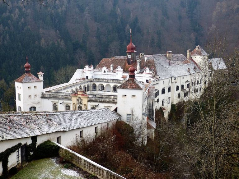 Schloss Herberstein: A Medieval Castle and Renaissance Residence in Austria