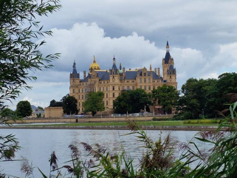 Schwerin Castle: A Princely Residence on Lake Schwerin