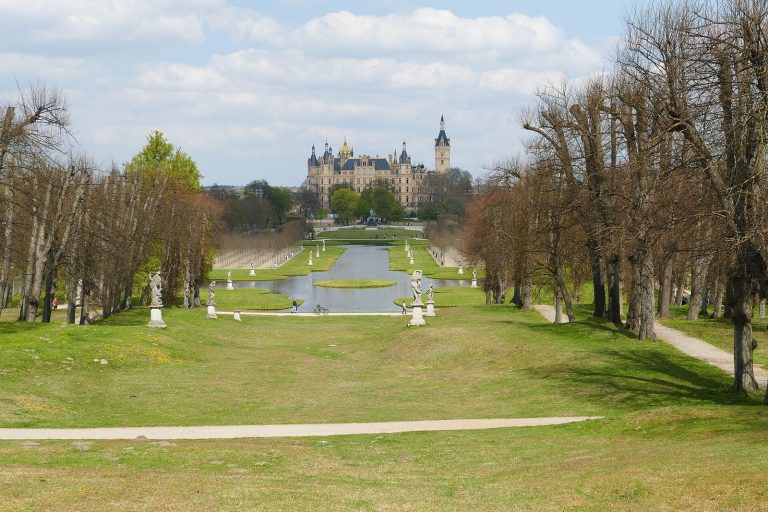 Schwerin Castle: A Princely Residence on Lake Schwerin