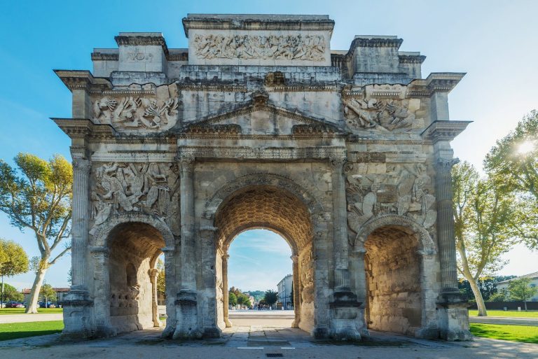 Triumphal Arch of Orange: A Roman Monument Outside Arausio