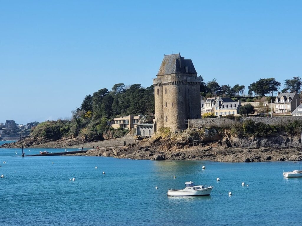 Solidor Tower: A Medieval Fortified Keep in Saint-Malo, France 4 Solidor Tower