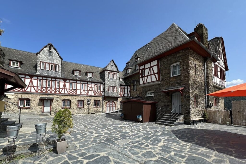 Stahleck Castle: A Historic Rhine River Fortress in Germany 6 Stahleck Castle