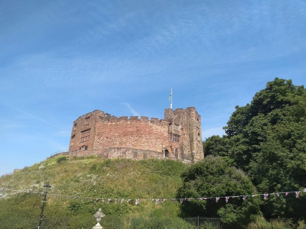 Tamworth Castle: A Mercian Royal Residence and Norman Motte-and-Bailey Castle 1 Tamworth Castle