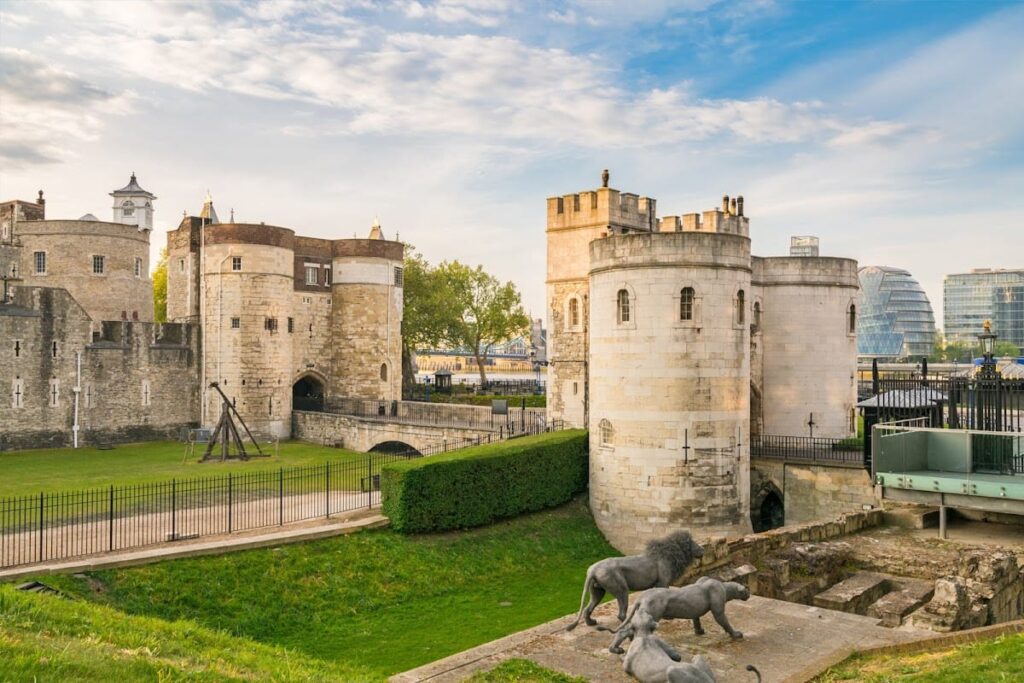 Tower of London: A Norman Royal Fortress and State Prison 5 Tower of London