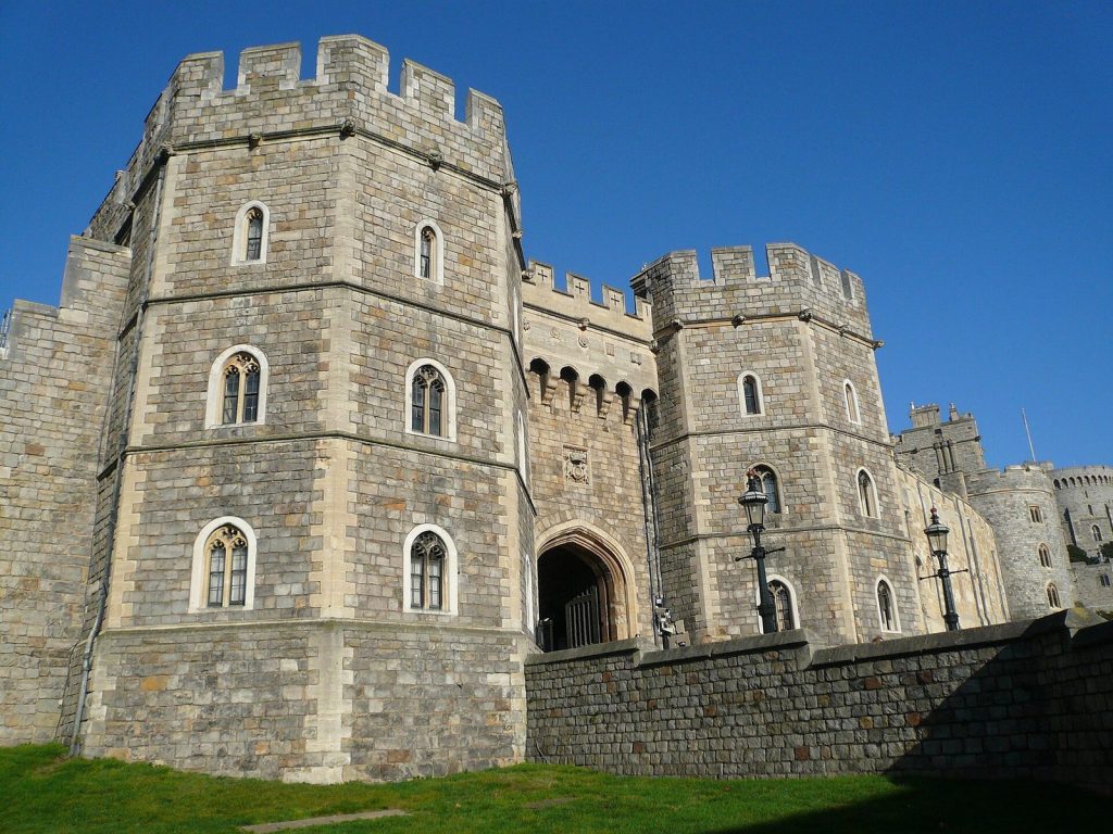 Windsor Castle: A Norman Fortress and Royal Residence in England 2 Windsor Castle
