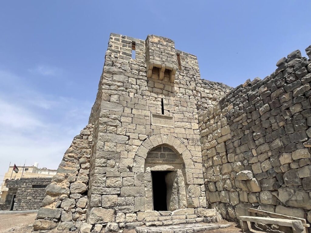 Al-Azraq Castle: A Roman and Medieval Fortress in Jordan 1 Al-Azraq Castle