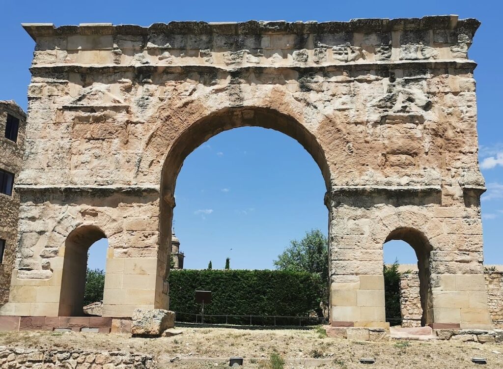 Roman Arch of Medinaceli: A Triple-Opening Roman Triumphal Arch in Spain 1 Roman Arch of Medinaceli