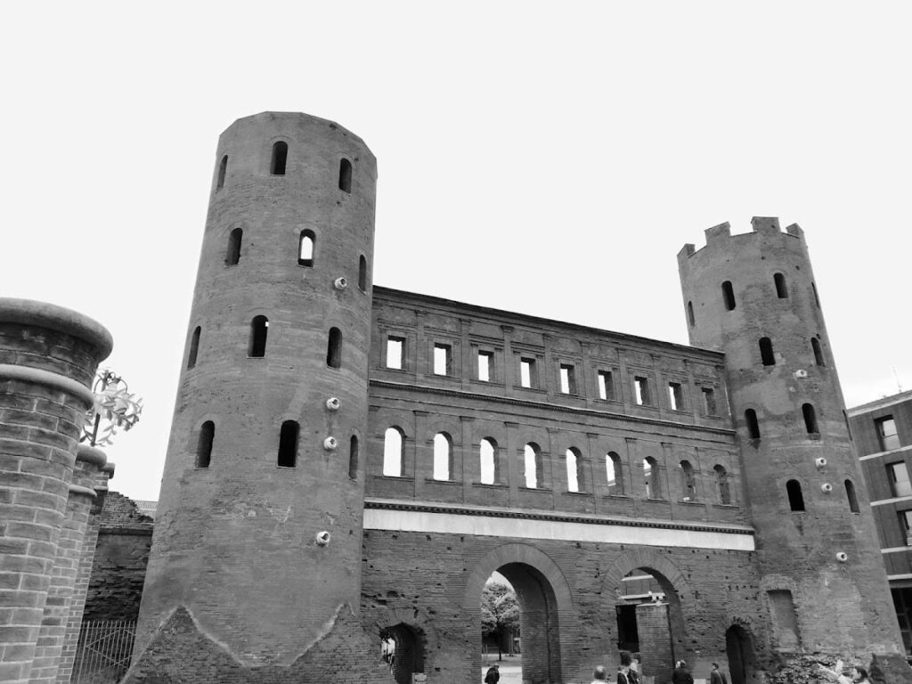 Palatine Gate: The Roman Northern Entrance to Turin 4 Palatine Gate
