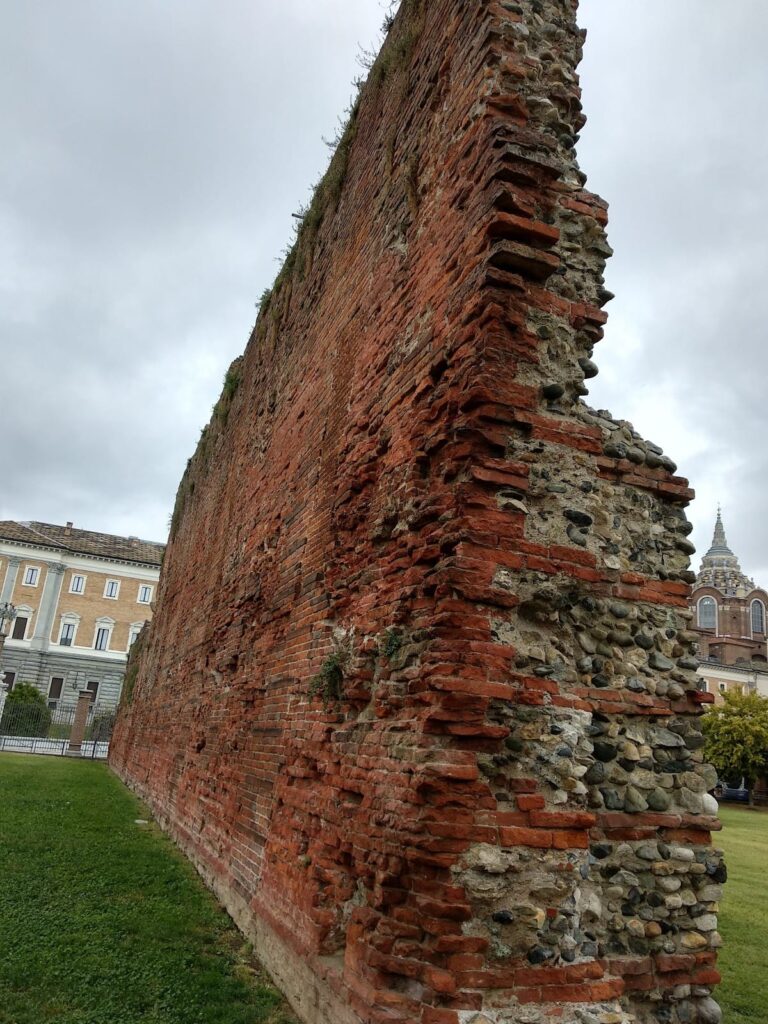 Palatine Gate: The Roman Northern Entrance to Turin 5 Palatine Gate