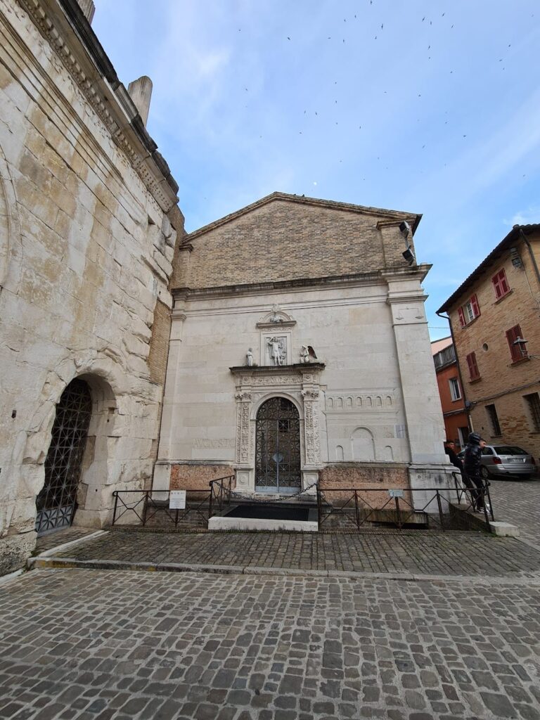 Arch of Augustus, Fano: Roman Gateway to Colonia Iulia Fanestris 4 Arch of Augustus, Fano