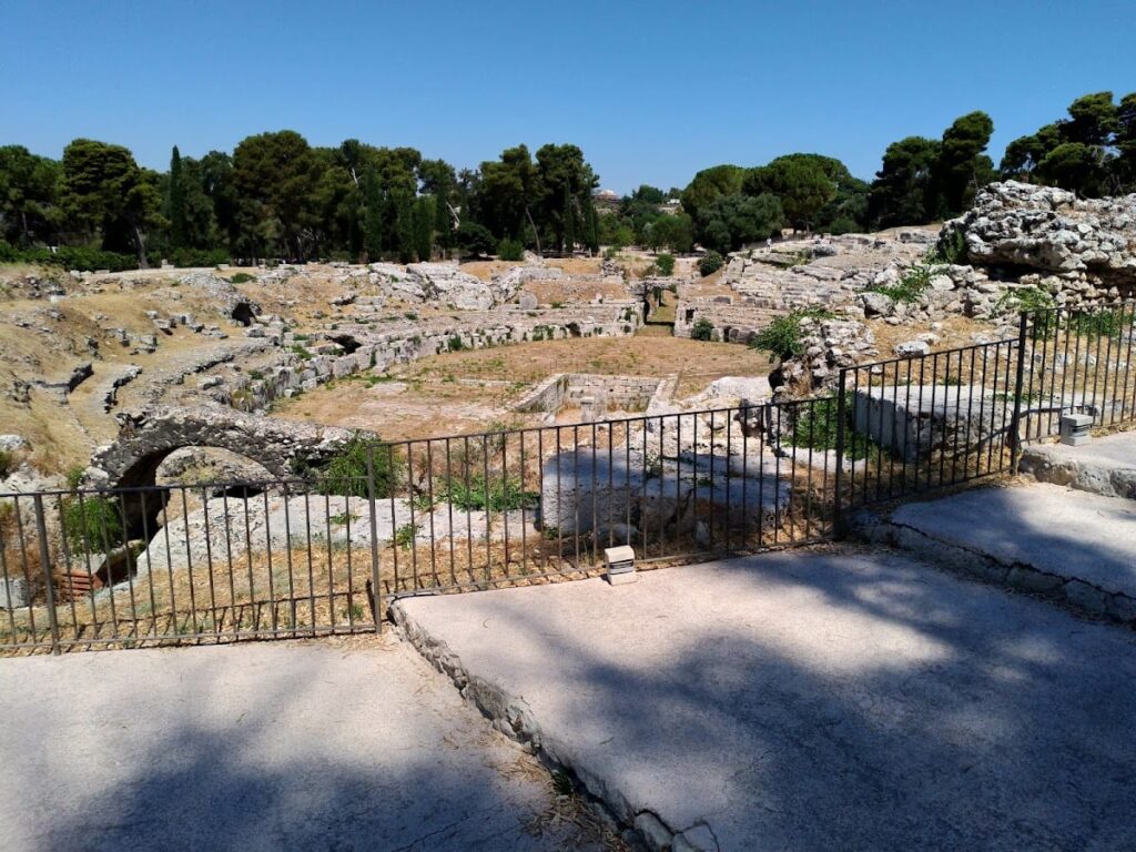 Syracuse Roman Amphitheater: A Roman Arena in Italy 1 Syracuse Roman Amphitheater