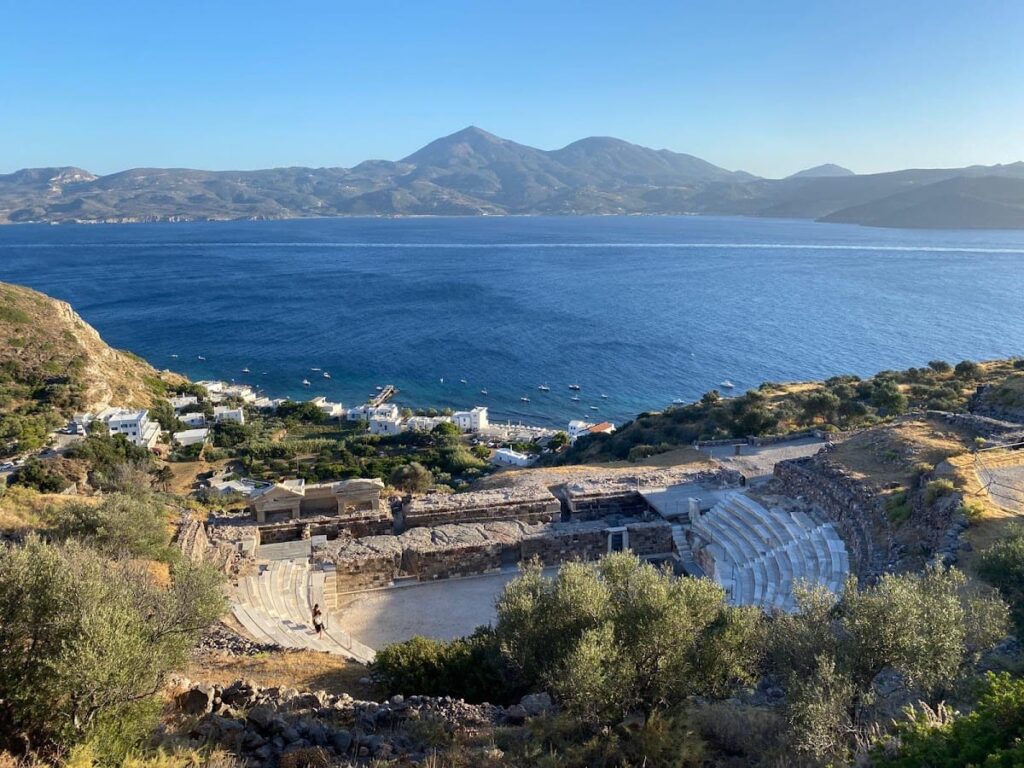 Catacombs of Milos: An Early Christian Underground Cemetery in Greece 2 Catacombs of Milos