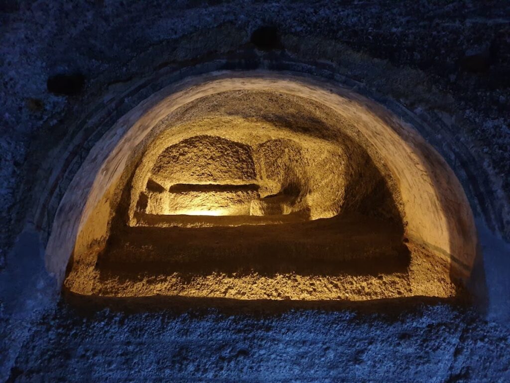 Catacombs of Milos: An Early Christian Underground Cemetery in Greece 3 Catacombs of Milos