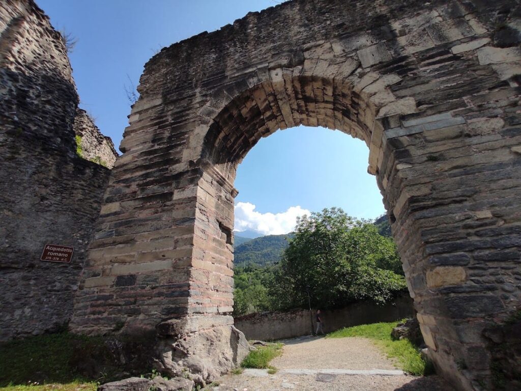 Arco di Augusto, Susa: An Augustan Honor Monument in Italy 4 Arco di Augusto, Susa