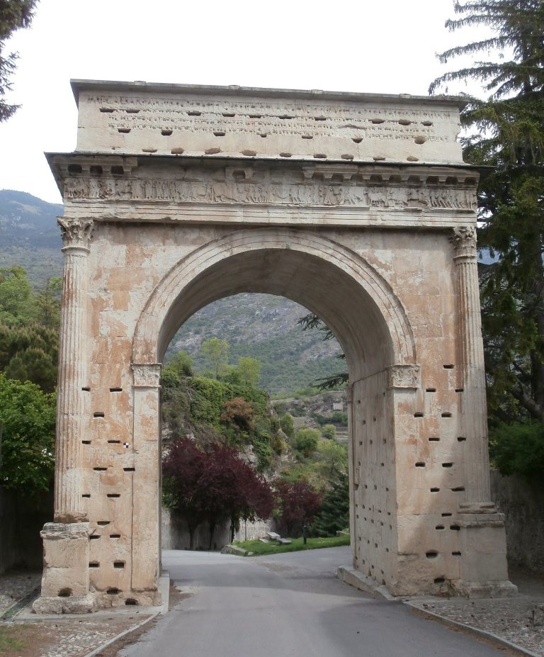 Arco di Augusto, Susa: An Augustan Honor Monument in Italy