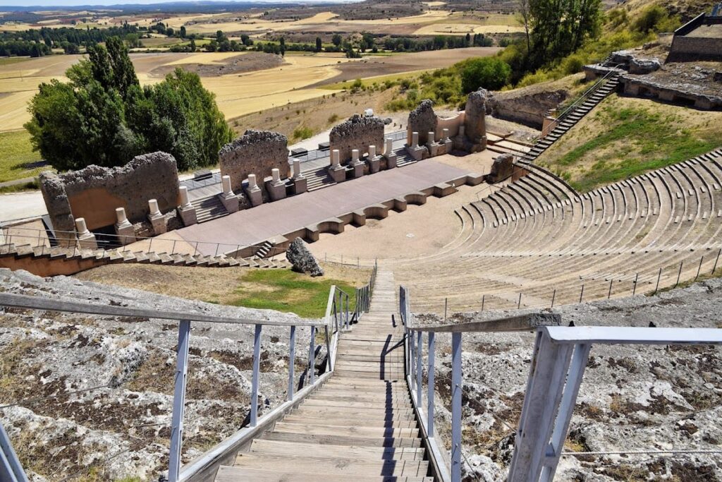 Roman Theatre Clunia Sulpicia: A Roman Performance Building in Spain 2 Roman Theatre Clunia Sulpicia