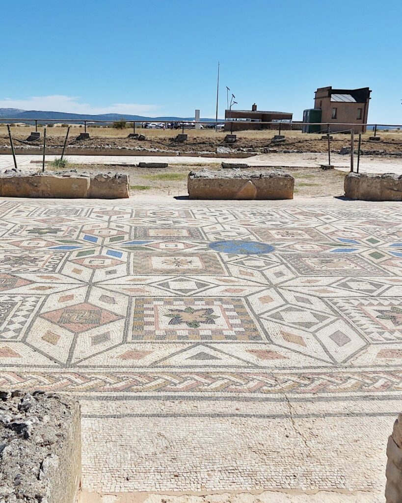 Roman Theatre Clunia Sulpicia: A Roman Performance Building in Spain 5 Roman Theatre Clunia Sulpicia